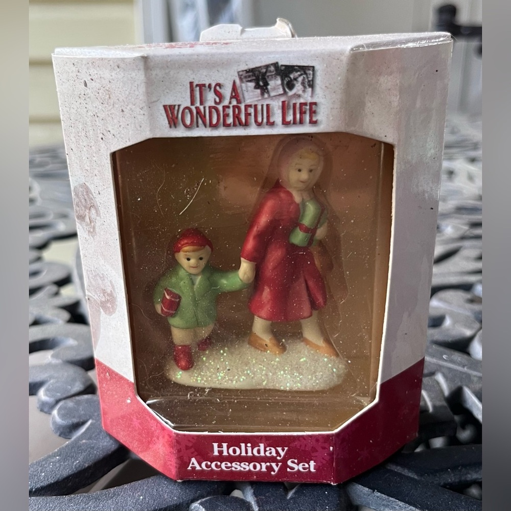 NIB Enesco It's a Wonderful Life Mother and Child Holiday Accessory Set